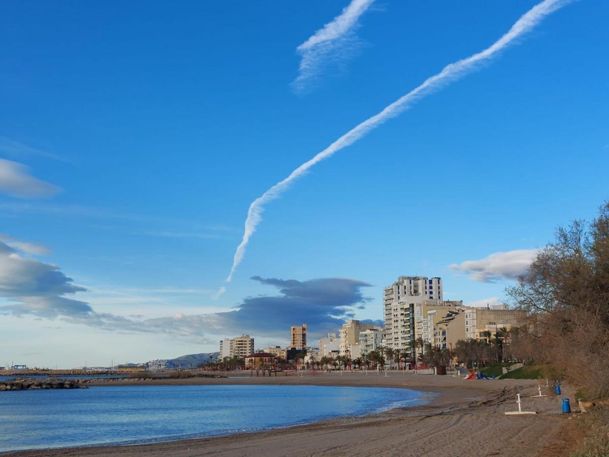 Junto Al Mar *